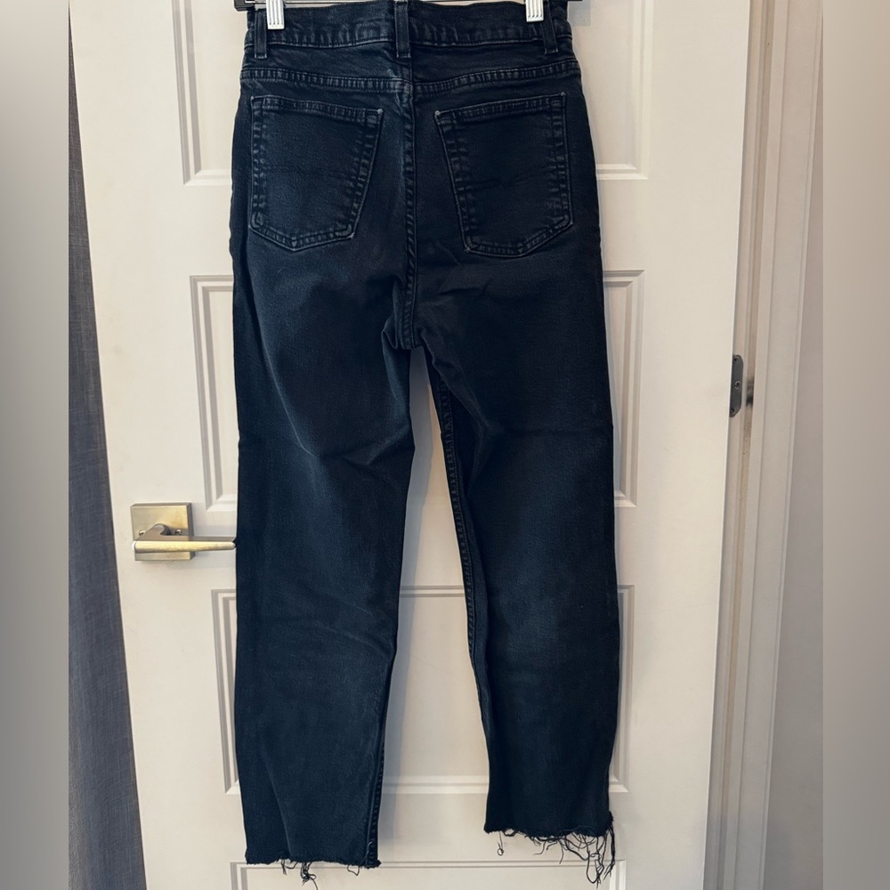 Lois Classic Vintage Straight Leg Relaxed Fit Jeans in Deep Faded Black Wash - Picture 6 of 6